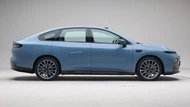 Xe sedan hạng C thiết kế bắt mắt, công suất 215 mã lực, giá hấp dẫn