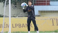 Đặng Văn Lâm chơi như lên đồng, "bắn tín hiệu" cho HLV Kim Sang-sik