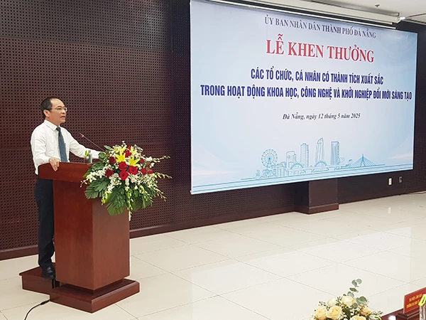 TS Lê Đức Viên - Giám đốc Sở KHCN Đà Nẵng phát biểu tại buổi lễ. TS Lê Đức Viên - Giám đốc Sở KHCN Đà Nẵng phát biểu tại buổi lễ.