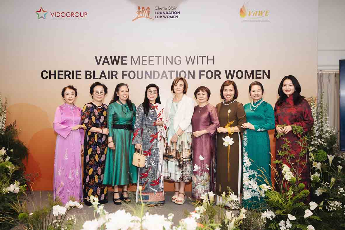 N&#xE2;ng cao n&#x103;ng l&#x1EF1;c h&#x1ED9;i nh&#x1EAD;p qu&#x1ED1;c t&#x1EBF; cho c&#x1ED9;ng &#x111;&#x1ED3;ng n&#x1EEF; doanh nh&#xE2;n