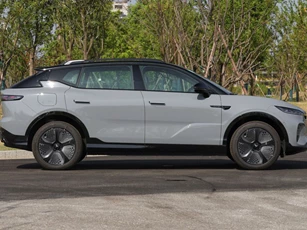 SUV cùng phân khúc với Honda CR-V, Mazda CX-5, công suất 435 mã lực, giá ngang Toyota Corolla Cross