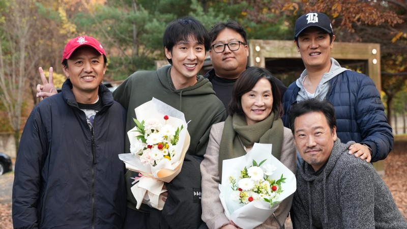 H&#x1ED3;ng &#x110;&#xE0;o s&#x1EB5;n s&#xE0;ng b&#x1ECF; ti&#x1EC1;n ra &#x111;&#x1EC3; &#x27;mua vai&#x27; trong phim h&#x1EE3;p t&#xE1;c Vi&#x1EC7;t - H&#xE0;n