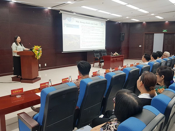 Đại diện Sở NN&MT Đà Nẵng giới thiệu một số điểm mới của Luật Tài nguyên nước năm 2023. Đại diện Sở NN&MT Đà Nẵng giới thiệu một số điểm mới của Luật Tài nguyên nước năm 2023.