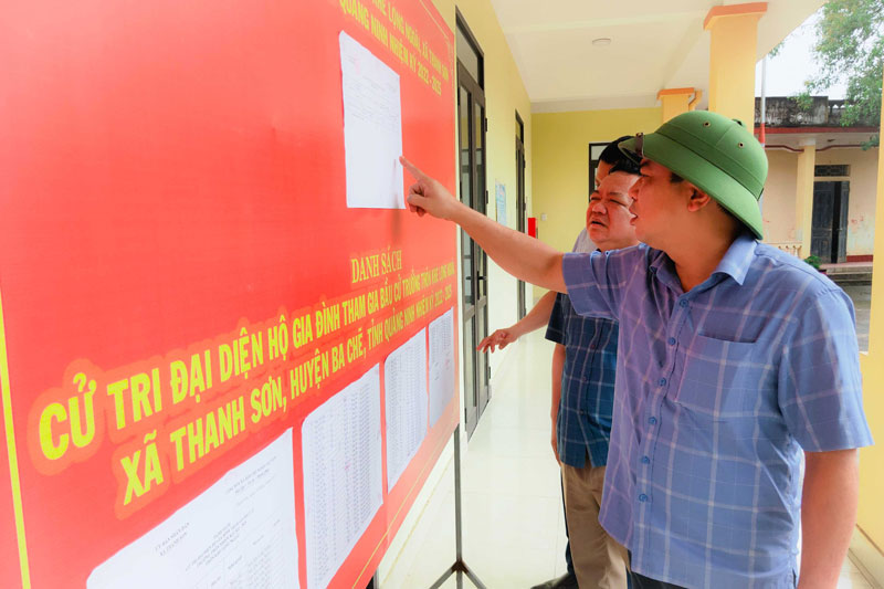 Nhiệm kỳ và mức phụ cấp của trưởng thôn, tổ trưởng tổ dân phố mới nhất năm 2025: Có gì thay đổi?