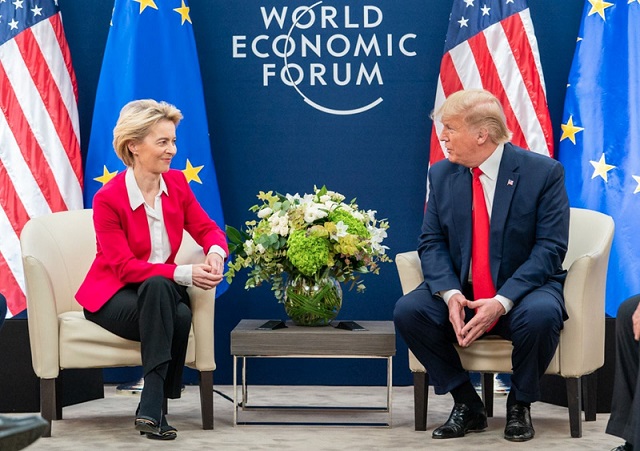 Mỹ 'bỏ rơi' châu Âu trong cuộc chiến thuế quan
