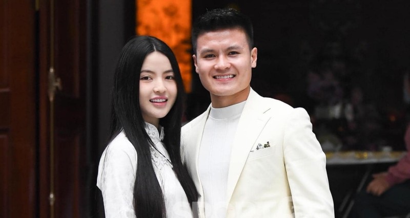 Quang Hải tặng vợ xe Range Rover hàng chục tỷ đồng để động viên "đẻ một đội bóng"