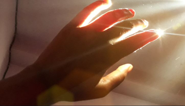 Cơ thể con người khi còn sống thật sự phát sáng và ánh sáng ấy biến mất khi chúng ta chết