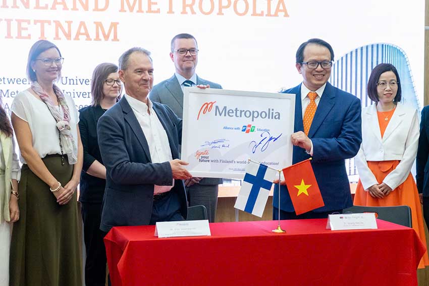 Triển khai mô hình giáo dục đại học ứng dụng chuẩn Phần Lan tại Việt Nam