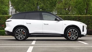 SUV hạng sang công suất 489 mã lực, trang bị ‘đỉnh nóc’, giá hơn 1,2 tỷ đồng
