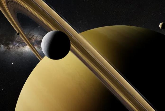 Có bao nhiêu mặt trăng trong hệ mặt trời? Câu trả lời không phải là 1