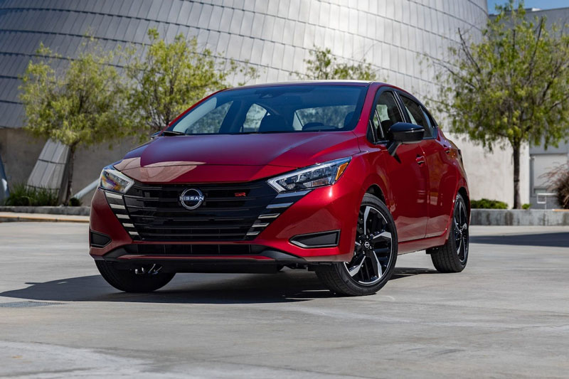 Top 10 ôtô rẻ nhất năm 2025: Nissan Versa Sedan S