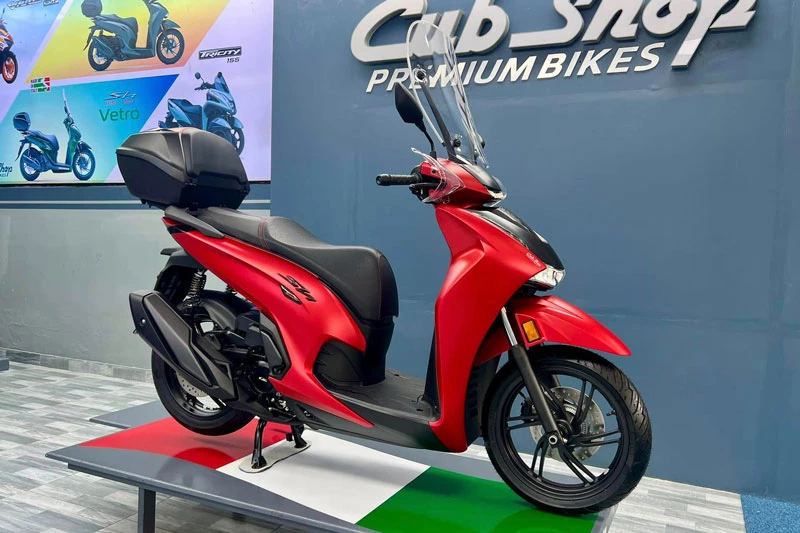 Honda SH 350i 2025 nhập khẩu từ Ý.