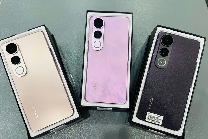 Vivo V50 Lite 4G.