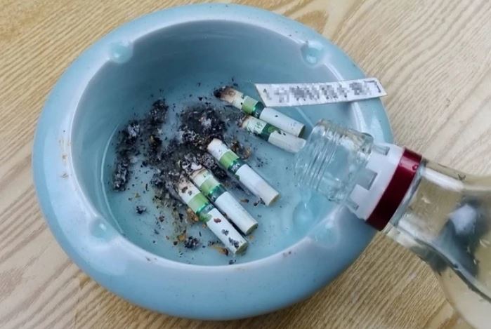 Tàn thuốc lá – “Rác thải độc hại” bất ngờ trở thành “thần dược” trong đời sống hàng ngày