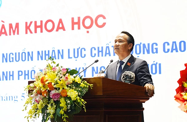 Phó Bí thư Thường trực Thành uỷ Đà Nẵng Nguyễn Đình Vĩnh phát biểu tại toạ đàm khoa học chiều ngày 20/5. Phó Bí thư Thường trực Thành uỷ Đà Nẵng Nguyễn Đình Vĩnh phát biểu tại toạ đàm khoa học chiều ngày 20/5.