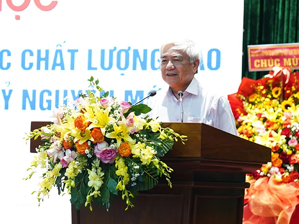 TS Nguyễn Quân phát biểu tại buổi gặp mặt của lãnh đạo TP Đà Nẵng với các chuyên gia, nhà khoa học chiều ngày 20/5. TS Nguyễn Quân phát biểu tại buổi gặp mặt của lãnh đạo TP Đà Nẵng với các chuyên gia, nhà khoa học chiều ngày 20/5.