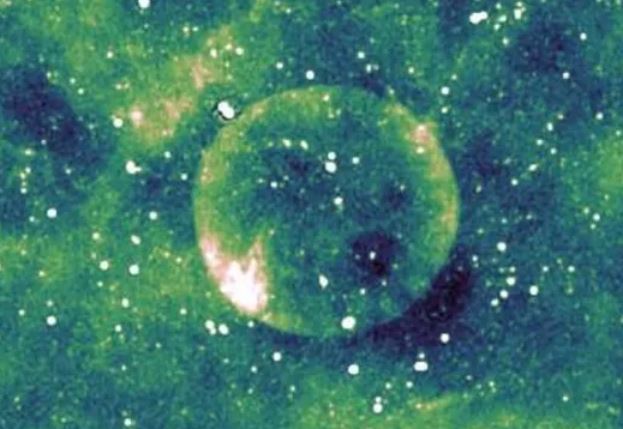 Phát hiện quả cầu vũ trụ gần như hoàn hảo ẩn mình dưới mặt phẳng ngân hà, bí ẩn về kích thước và khoảng cách