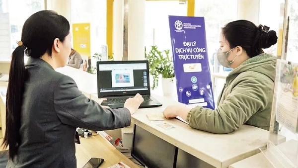 Thủ tướng: 100% thủ tục với doanh nghiệp phải thực hiện online