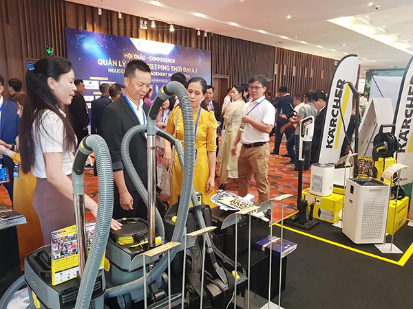 Giới thiệu các sản phẩm, công nghệ mới trong lĩnh vực Housekeeping tại hội thảo. Giới thiệu các sản phẩm, công nghệ mới trong lĩnh vực Housekeeping tại hội thảo.