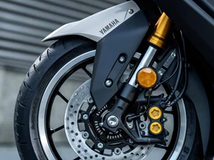 ‘Soi’ xe tay ga Yamaha 562cc, giá ngang ôtô hạng A