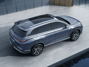 SUV lớn hơn Toyota Fortuner, công suất 476 mã lực, siêu tiết kiệm xăng, trang bị tủ lạnh, giá rẻ hơn Mitsubishi Xforce