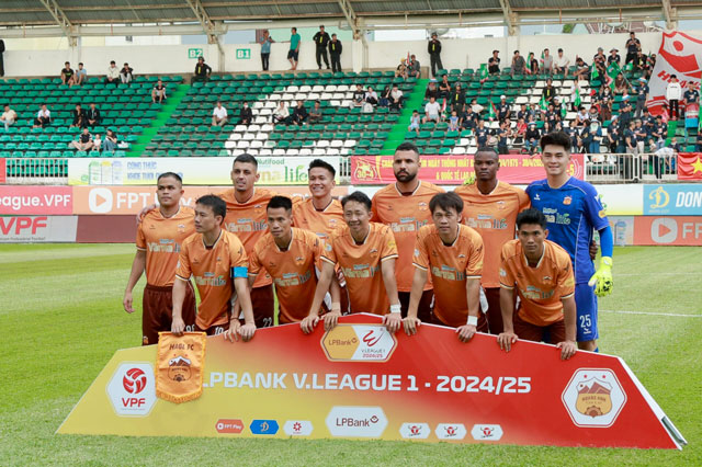 Ph&#xF9; &#x110;&#x1ED5;ng Ninh B&#xEC;nh vung ti&#x1EC1;n chi&#xEA;u m&#x1ED9; lo&#x1EA1;t sao HAGL