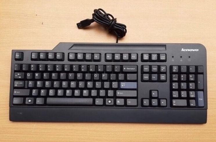 Vì sao bàn phím máy tính không được sắp xếp theo thứ tự bảng chữ cái?