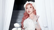 Trang Pháp catwalk đầy tự tin, làm vedette cho show áo cưới
