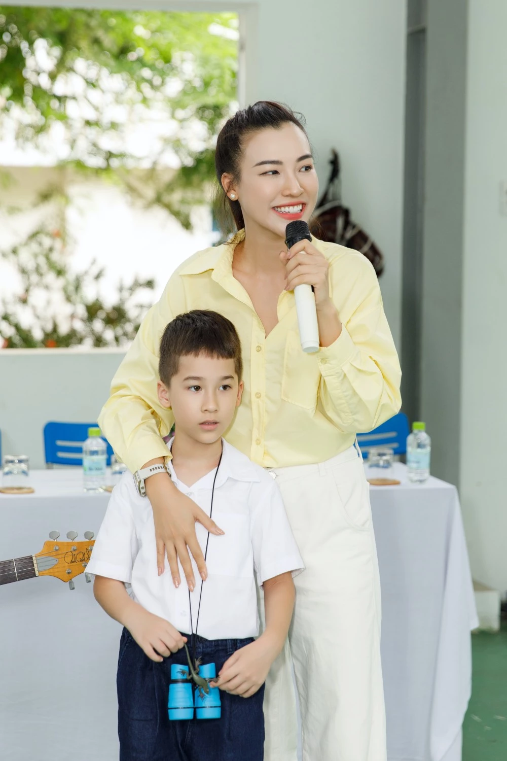 Hoàng Oanh và con trai Hoàng Oanh và con trai