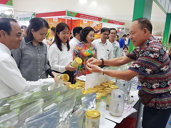 Ban tổ chức hội chợ hàng Việt Đà Nẵng 2025 sẽ có nhiều chính sách hỗ trợ cho các doanh nghiệp, hợp tác xã đăng ký tham gia. Ban tổ chức hội chợ hàng Việt Đà Nẵng 2025 sẽ có nhiều chính sách hỗ trợ cho các doanh nghiệp, hợp tác xã đăng ký tham gia.