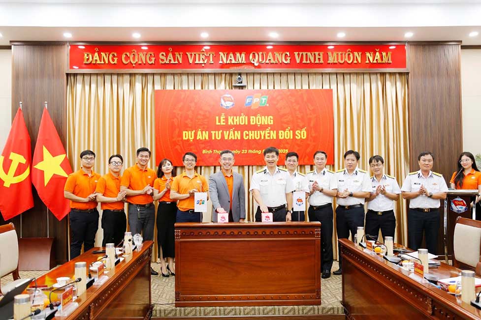 Tổng Công ty Tân Cảng Sài Gòn khởi động chuyển đổi số toàn diện