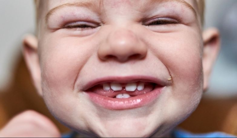 Bàn tay robot giúp các nhà khoa học giải mã việc 'bật cười khi bị cù léc'