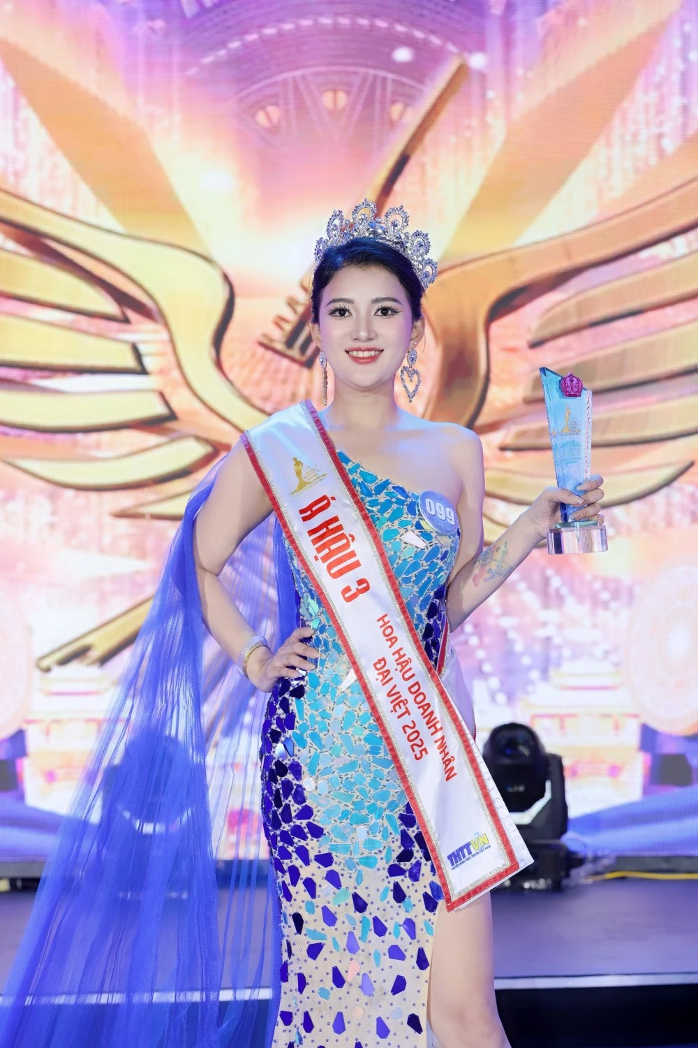 “Tôi bước ra từ cuộc thi với niềm tin lớn hơn vào chính mình – và mang theo lời hứa: sẽ tiếp tục dùng đôi tay và trái tim của người làm đẹp để chăm sóc cho nhiều phụ nữ hơn nữa. Với tôi, danh hiệu Á hậu 3 không phải là điểm kết, mà là một cơ hội để phát triển thương hiệu spa theo hướng bền vững và truyền cảm hơn”.