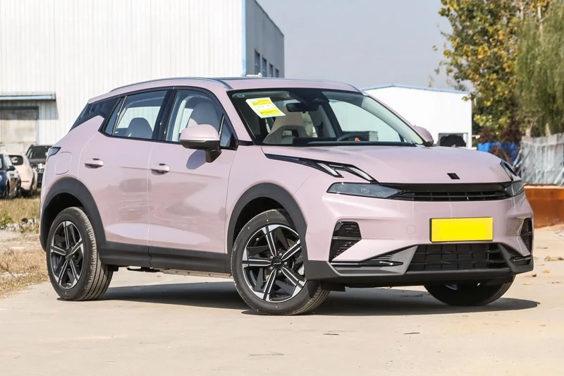Lynk & Co 06 EM-P 2025.