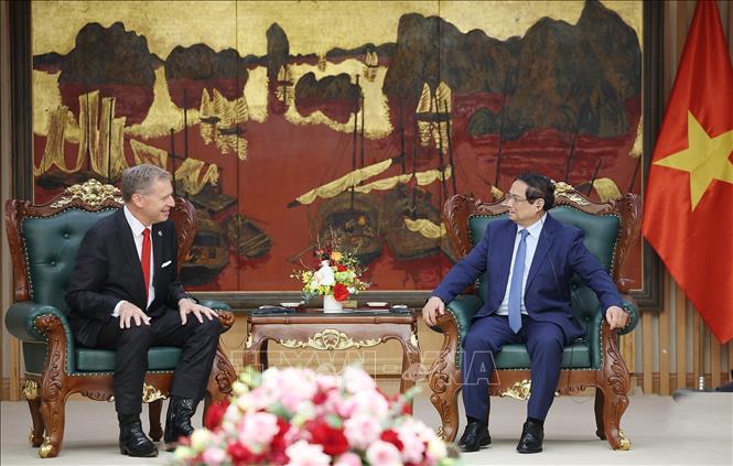 Thủ tướng đề nghị Tập đoàn EE hợp tác xây dựng tại Việt Nam trung tâm phân phối LNG cho toàn khu vực 
