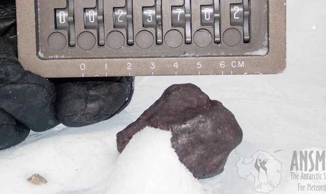 Phát hiện chấn động từ Nam Cực: Thiên thạch tiết lộ bí ẩn nguồn gốc nước trên Trái Đất