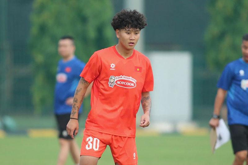 2 cầu thủ Việt kiều lọt vào ‘mắt xanh’ của HLV Kim Sang-sik 