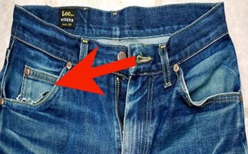 Bí ẩn chiếc túi nhỏ trên quần jeans: Trang trí hay còn gì hơn thế?