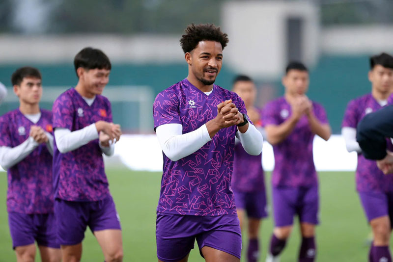 Xu&#xE2;n Son s&#x1EAF;p c&#xF3; c&#x1A1; h&#x1ED9;i &#x111;&#x1ED1;i &#x111;&#x1EA7;u Ronaldo &#x1EDF; AFC Champions League Two?