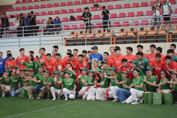 Herbalife Việt Nam tiếp tục đồng hành cùng các đội tuyển bóng đá quốc gia Việt Nam