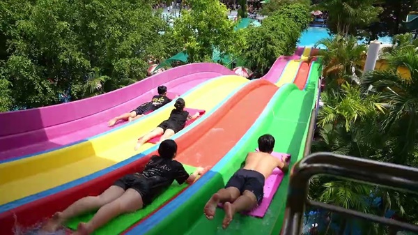 Đầm Sen Water Park ưu đãi lớn dịp hè