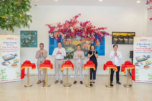 Khai trương Yum Food Village khai trương tại VinWonders Nam Hội An. Khai trương Yum Food Village khai trương tại VinWonders Nam Hội An.