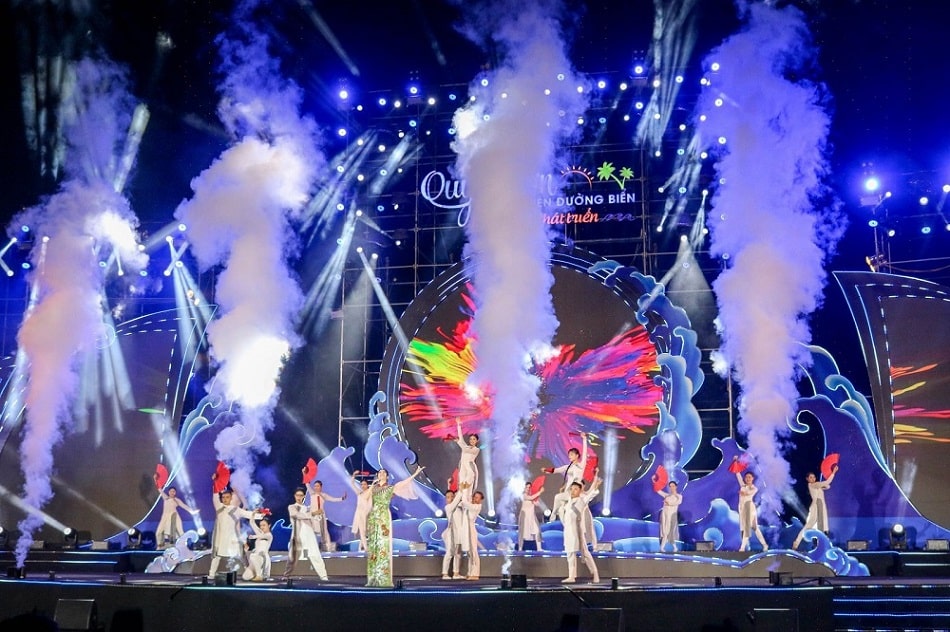 &#x110;&#x1EA1;i nh&#x1EA1;c h&#x1ED9;i khai m&#x1EA1;c l&#x1EC5; h&#x1ED9;i du l&#x1ECB;ch h&#xE8; B&#xEC;nh &#x110;&#x1ECB;nh 2025