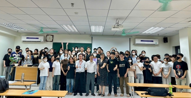 Trang bị pháp lý cho sinh viên thương mại điện tử hội nhập thị trường số

