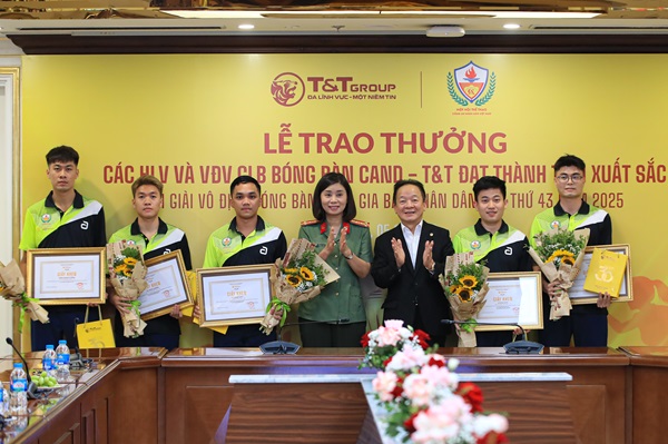 T&T Group trao thưởng hơn 1,2 tỷ đồng cho CLB Bóng bàn CAND - T&T sau Giải vô địch bóng bàn quốc gia 2025