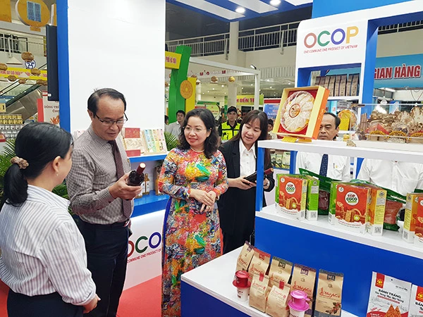 Chủ đề của hội chợ hàng Việt Đà Nẵng 2025 là tôn vinh sản phẩm OCOP. Chủ đề của hội chợ hàng Việt Đà Nẵng 2025 là tôn vinh sản phẩm OCOP.