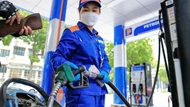 Giá xăng lên sát mốc 20.000 đồng/lít
