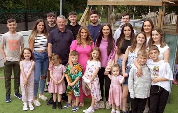 Cuộc sống phi thường của gia đình đông con nhất nước Anh - Kỳ 1