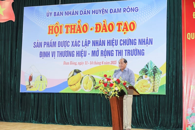 Ông Liêng Hót Ha Hai – Phó Chủ tịch UBND huyện Đam Rông, đánh giá cao sáng kiến của Phòng Văn hoá, Khoa học và Thông tin huyện khi phối hợp với Tạp chí Doanh nghiệp Việt Nam triển khai thực hiện dự án khoa học công nghệ “Quảng bá các sản phẩm của huyện Đam Rông đã được xác lập nhãn hiệu chứng nhận”, 