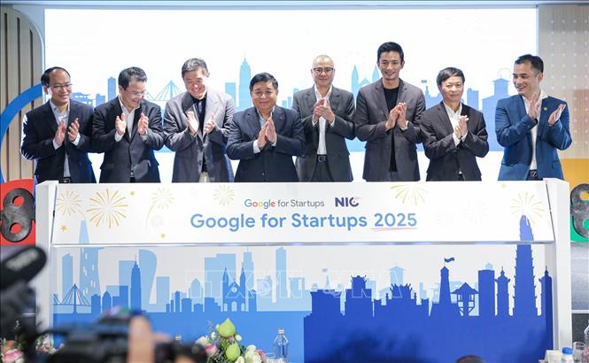Google v&#xE0; NIC h&#x1EE3;p t&#xE1;c &#x111;&#x1B0;a Vi&#x1EC7;t Nam ti&#x1EBF;n xa h&#x1A1;n tr&#xEA;n b&#x1EA3;n &#x111;&#x1ED3; c&#xF4;ng ngh&#x1EC7; to&#xE0;n c&#x1EA7;u&#xD;&#xA;